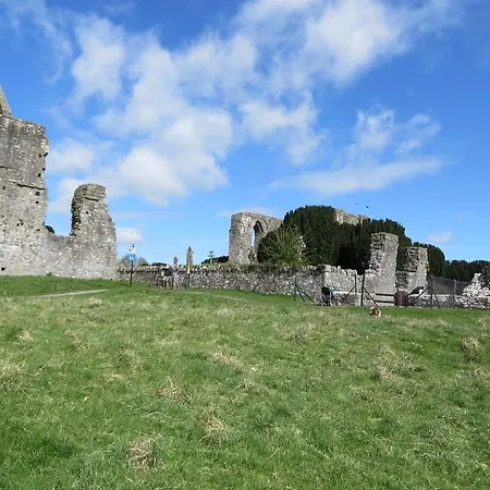 Castleview House 4* Trim