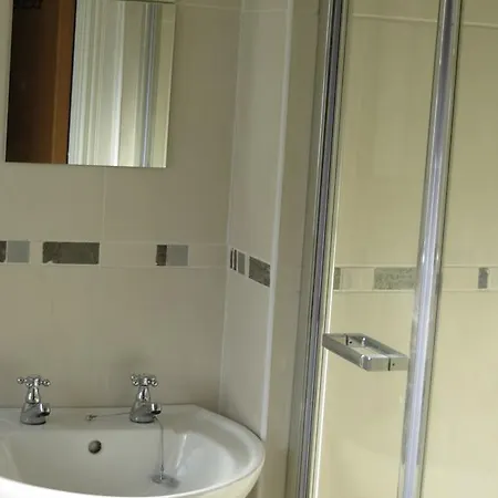 Castleview House 4*