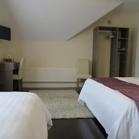Bed & Breakfast Castleview House 4*